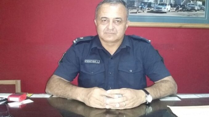 438044_comisario