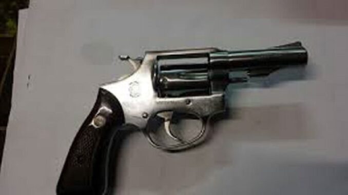 revolver-696x390