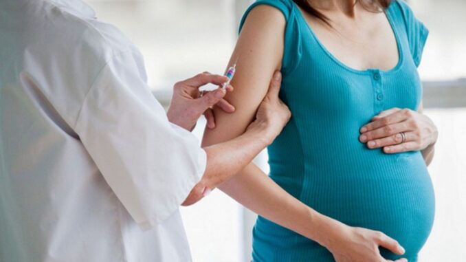 90407-la-tos-convulsa-se-puede-prevenir-con-vacuna-desde-el-embarazo