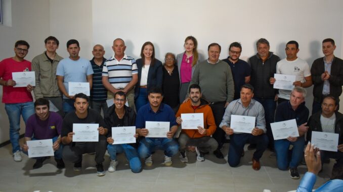 Egresados-Centro-de-Capacitacion-Laboral-3-de-octubre-2024