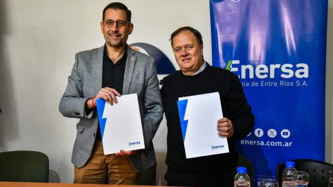 FirmaConvenioFotovoltaicoChajari2025-10-e1748875826993