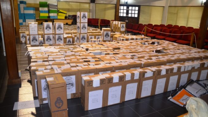 Urnas-en-custodia-para-escrutinio-definitivo