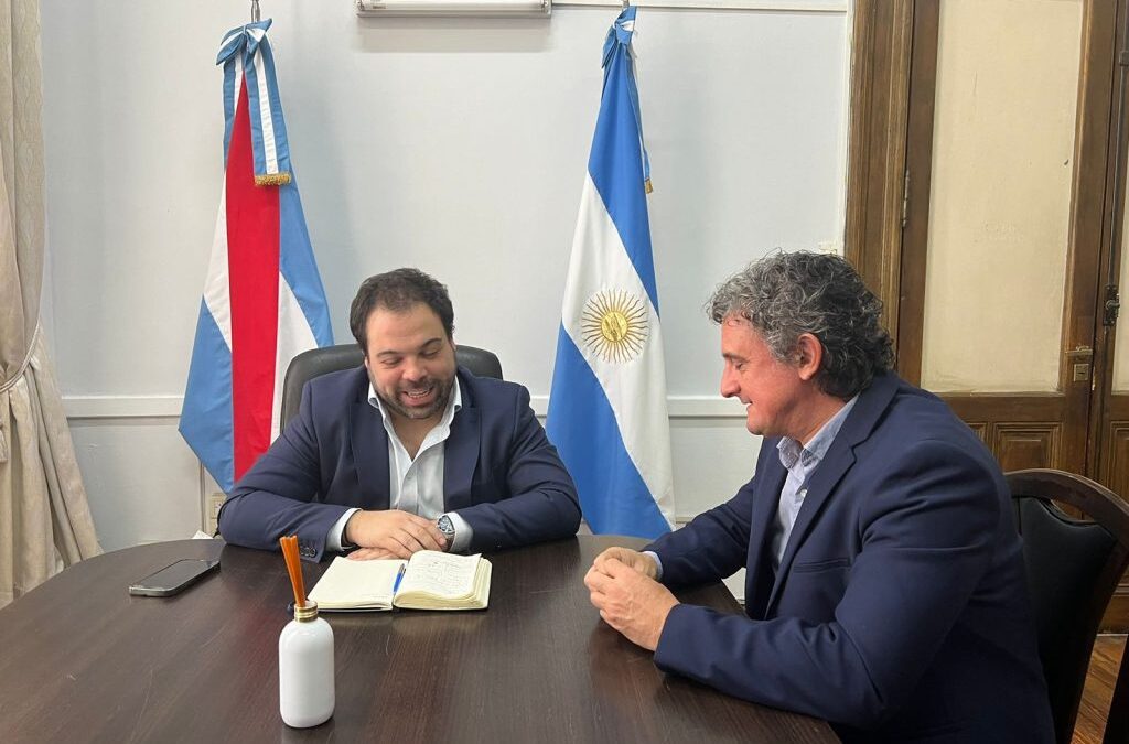Ricardo Bravo se reunió con el ministro Troncoso por obras para Federación