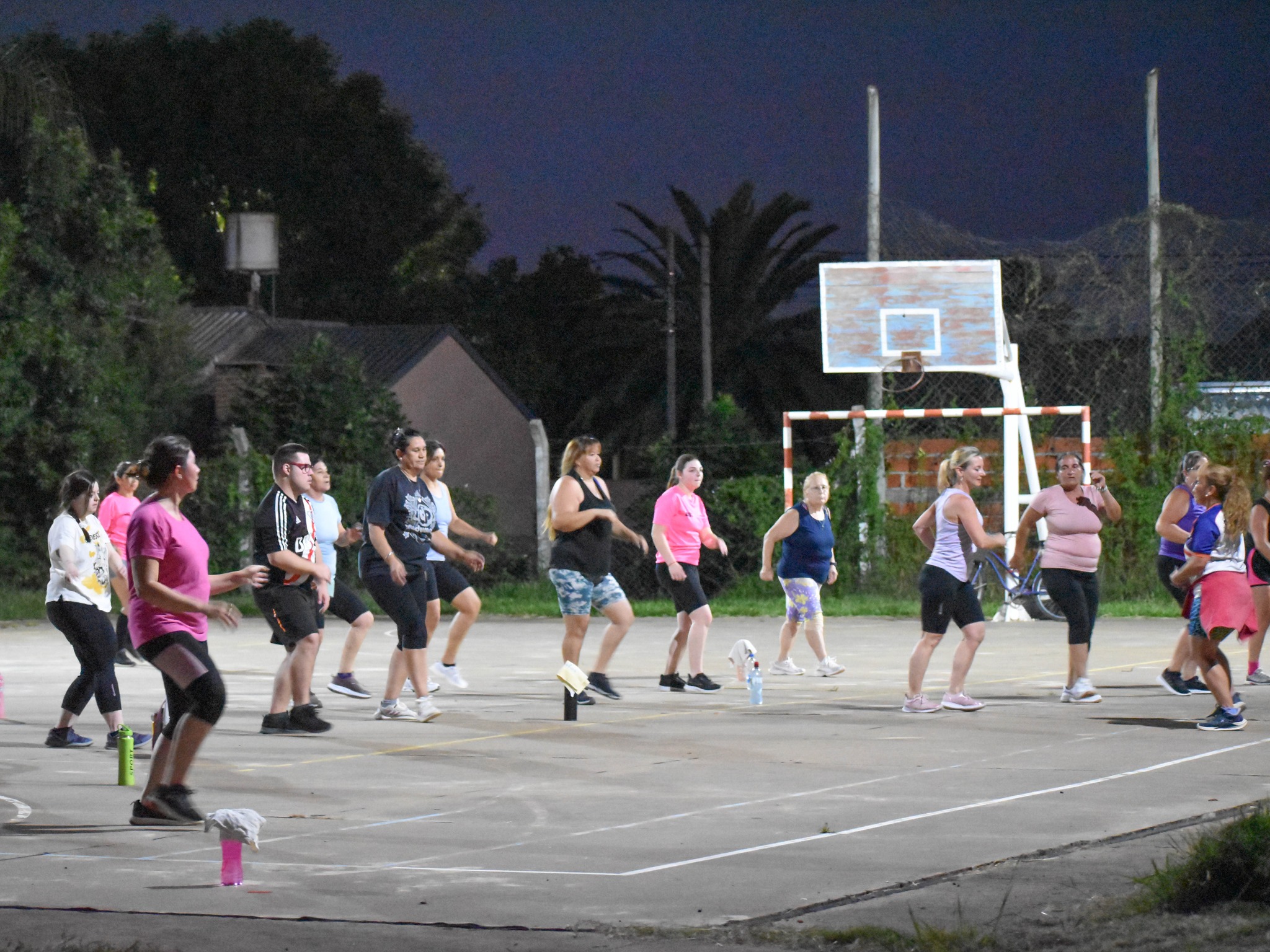 Se realizan actividades recreativas en el playón del Centro Integrador Comunitario de Chajarí