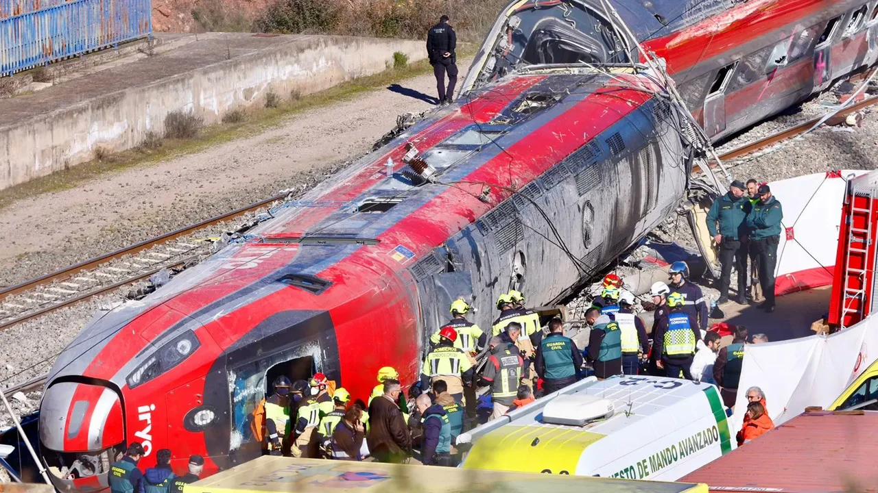 Tristeza en España: la cifra se muertes llega a 39 por el choque de trenes