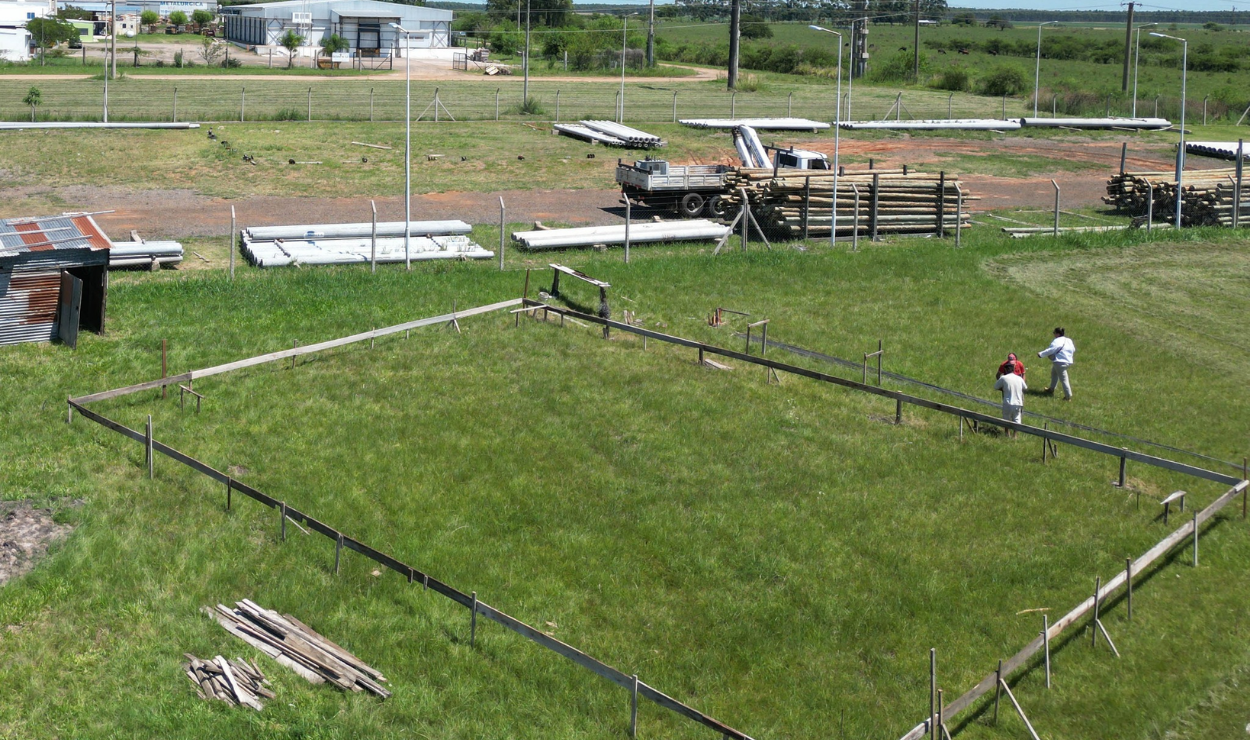 Comenzó la construcción de un Salón de Usos Múltiples en el Área Industrial de Chajarí