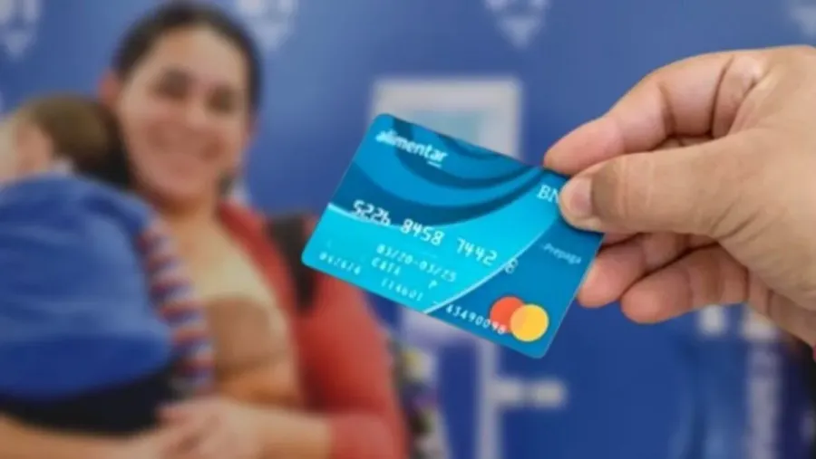 La Asignación Universal y la Tarjeta Alimentar aumentaron un 14% en la era Milei pero no cubren los gastos