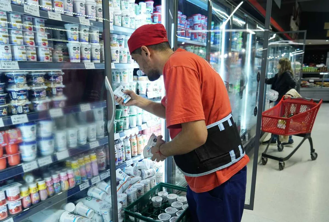 Indec: la inflación de enero fue de 2,9 por ciento y acumuló 32,4% en doce meses