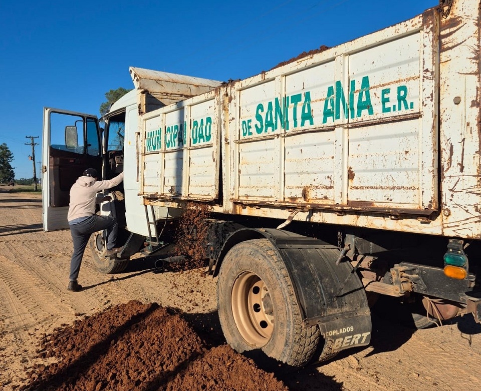 El municipio de Santa Ana realizó trabajos en caminos rurales