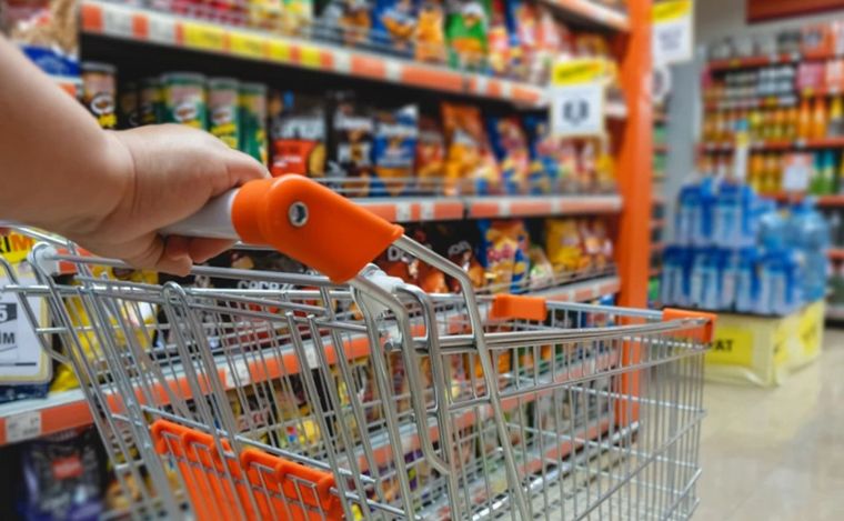 El consumo masivo volvió a caer en abril, cuáles fueron los rubros más golpeados