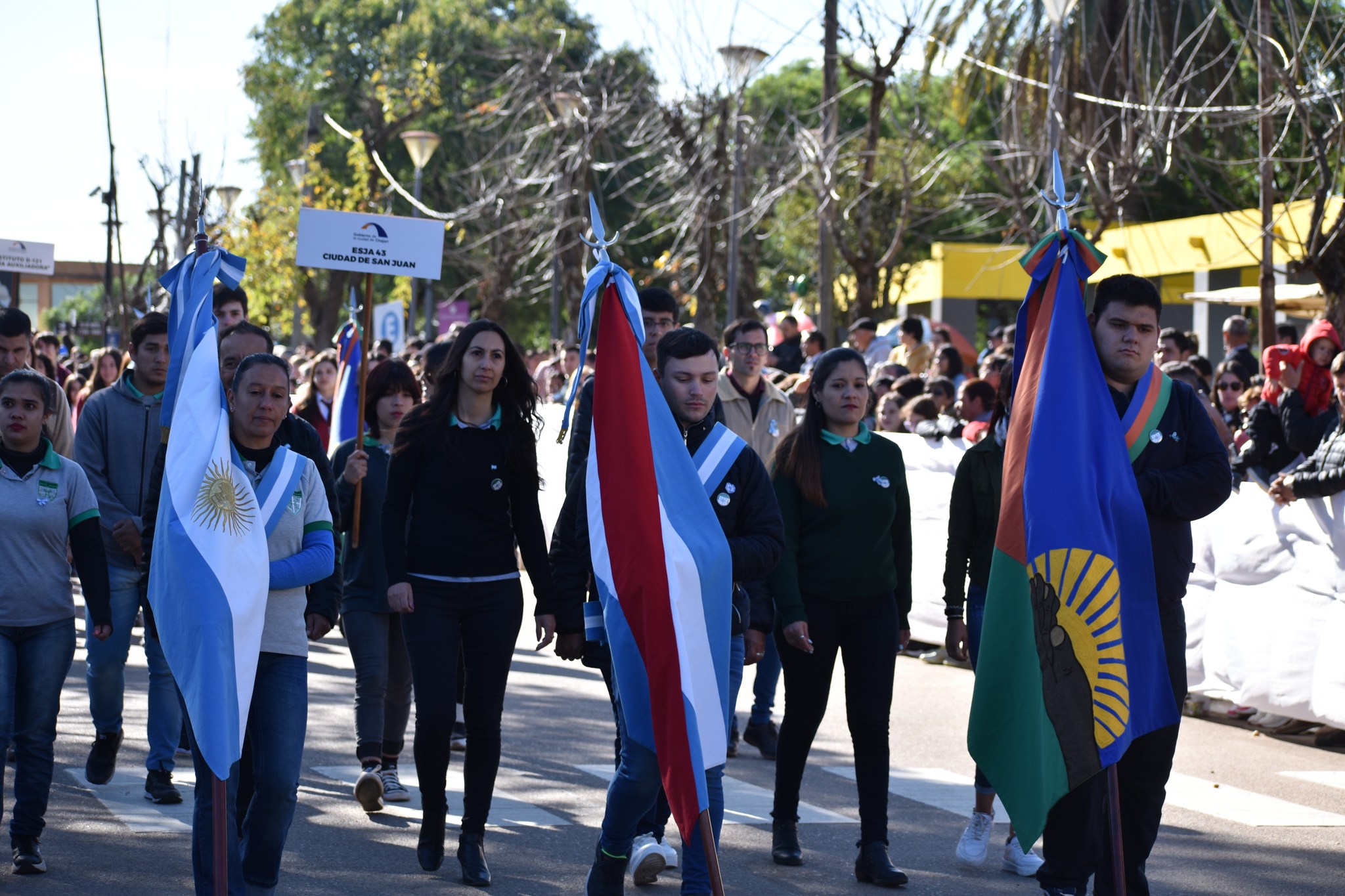 Cien instituciones participarán del desfile aniversario, información sobre calles cortadas