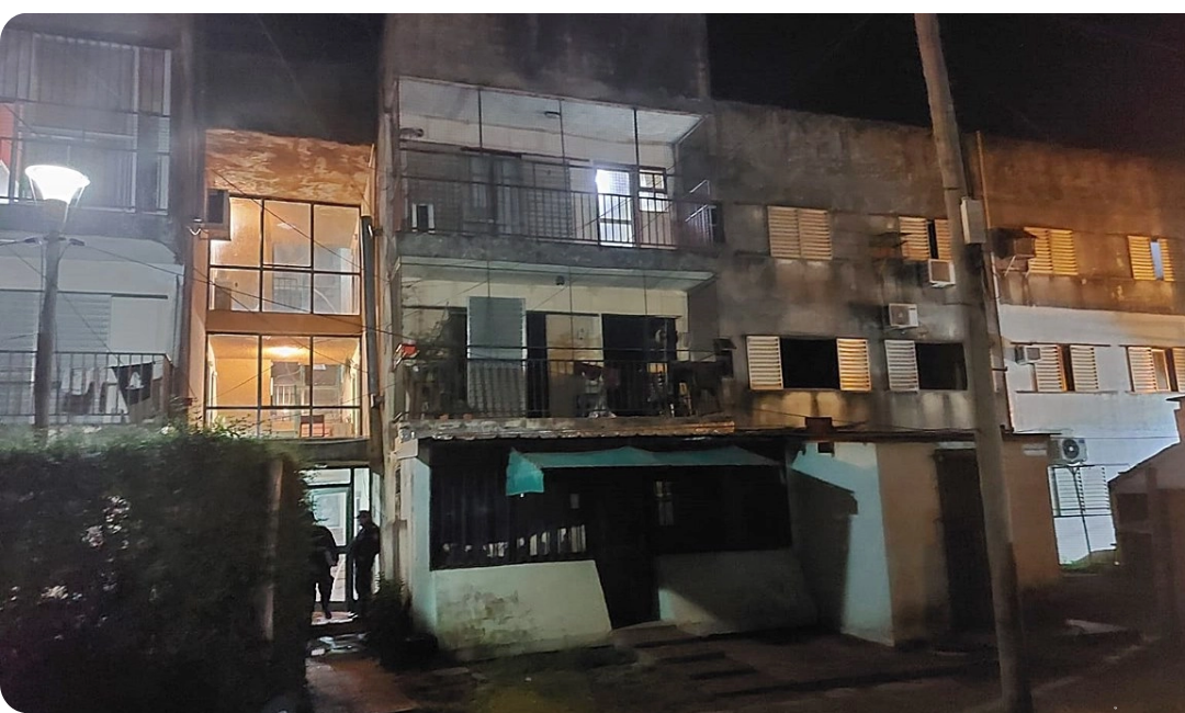 Dos niños murieron por el incendio de un departamento en el complejo La Bianca