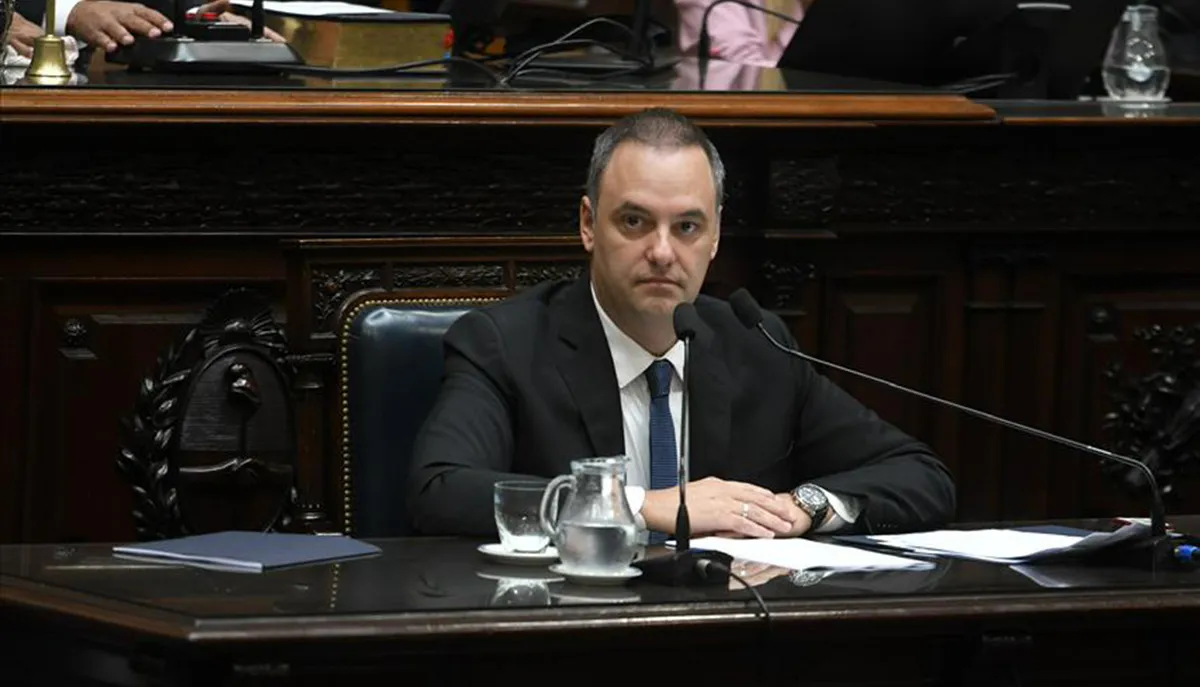 Adorni se prepara para presentar su declaración jurada, pero elude las presiones de Bullrich y Villarruel