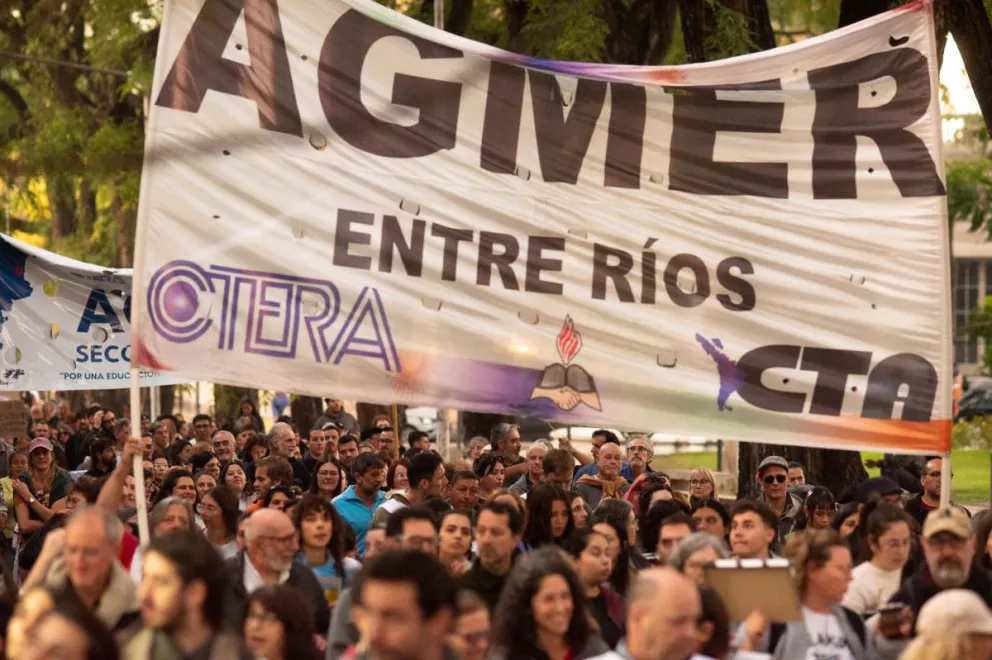AGMER convocó a un paro «en defensa de nuestras condiciones laorales», dijeron