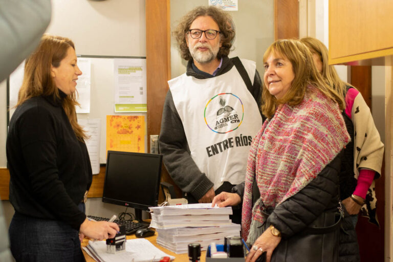 Reforma Previsional: la Multisectorial juntó y entregó más de 50 mil firmas para rechazar la medida