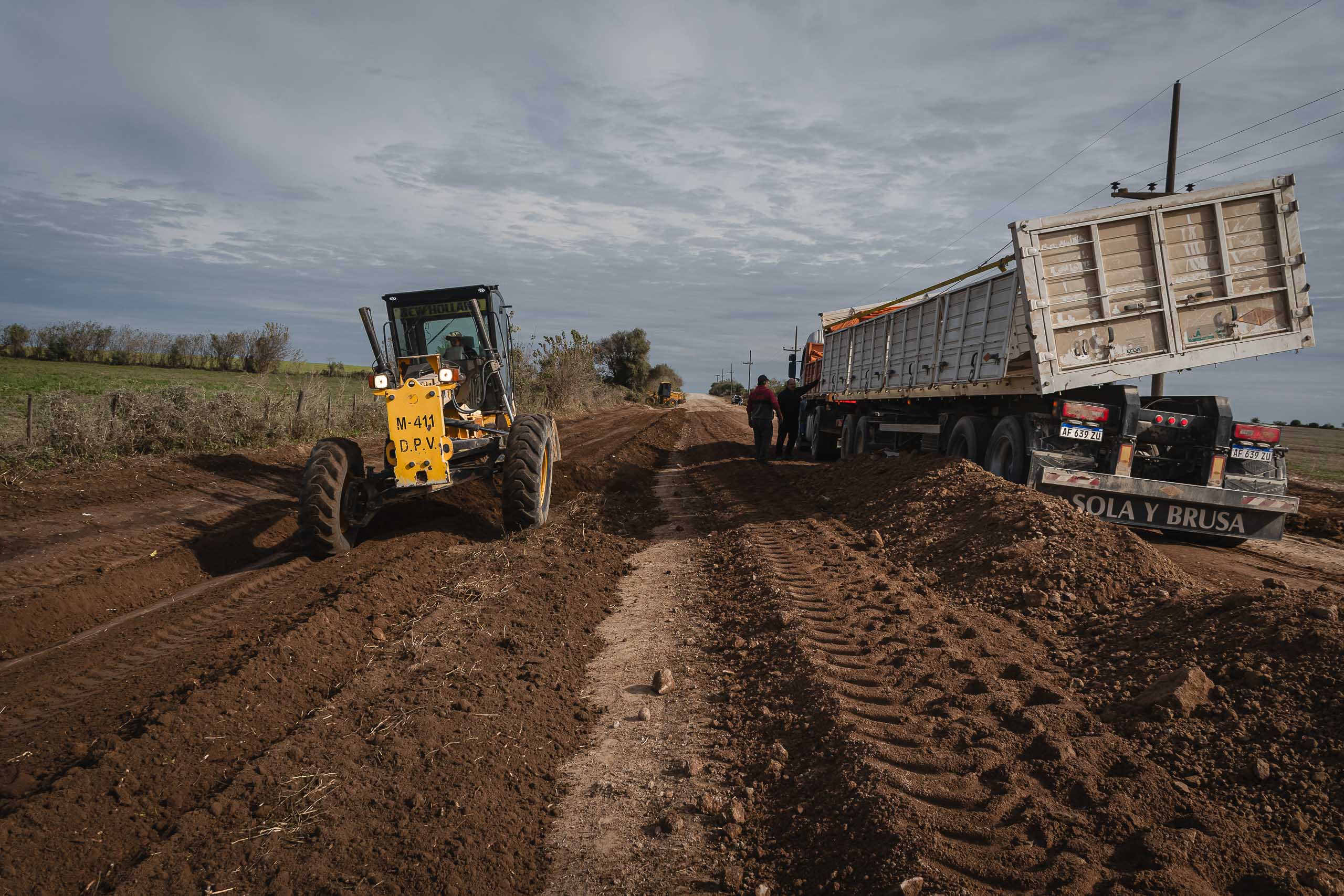 La provincia invierte más de 24.000 millones de pesos en mejora de caminos y maquinaria vial