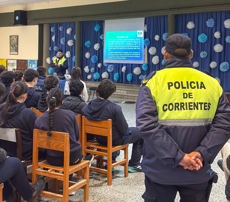 Mocoretá: alumnos asistieron a una charla de concientización vial