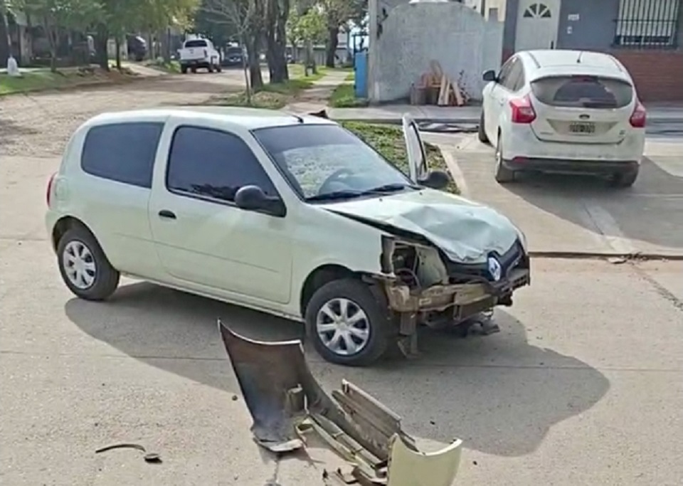 Chajarí: una persona lesionada dejó como saldo el choque entre una moto y un auto