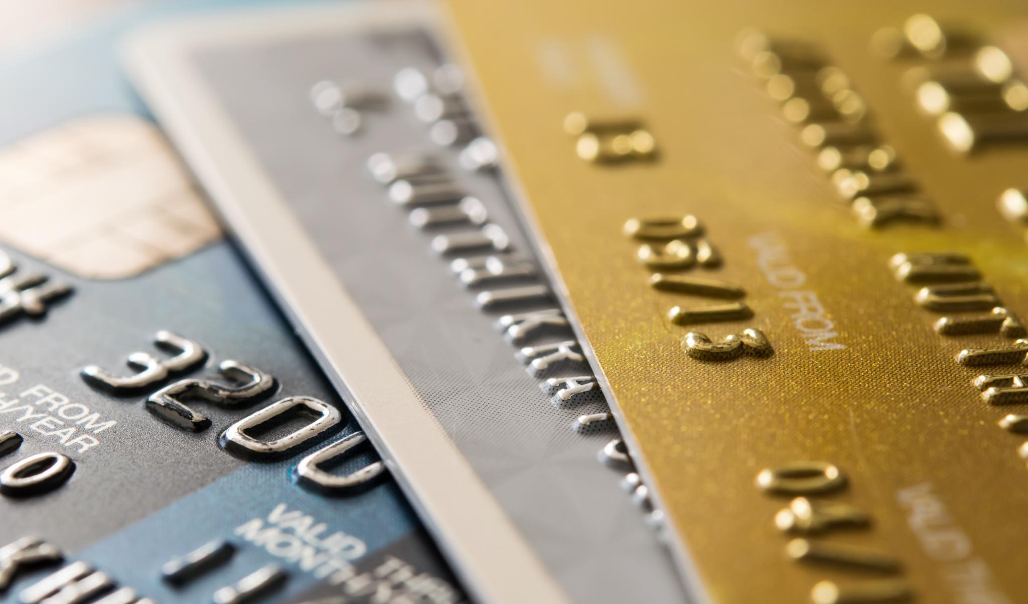 Mala señal para el consumo: las operaciones con tarjetas de crédito cayeron por quinto mes consecutivo