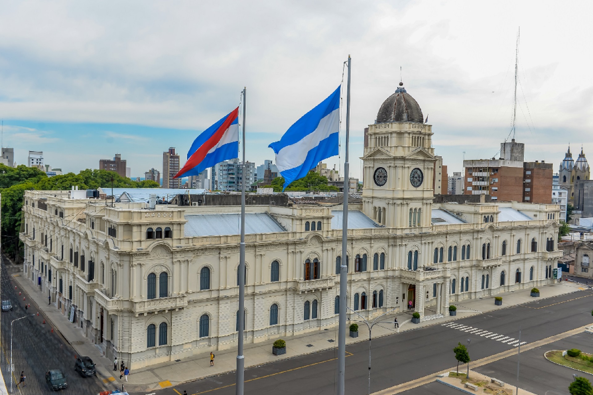 Inician sumario a una empleada estatal entrerriana y ordenan devolver millonaria suma