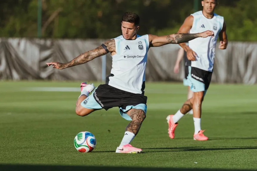 Con varias bajas, Scaloni paró el primer once de la Selección Argentina previo al Mundial