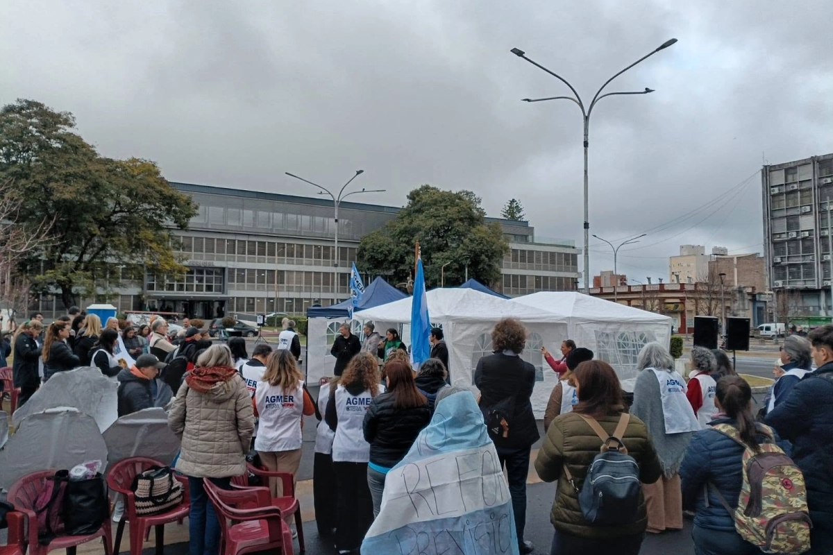 AGMER volvió a acampar en la capital provincial para rechazar el proyecto de reforma previsional