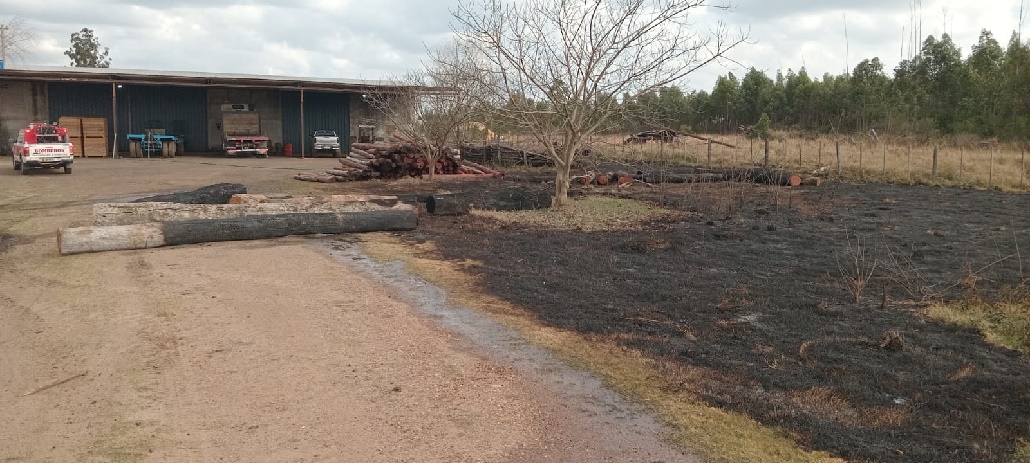 Mocoretá: Bomberos sofocaron 3 focos ígneos y pidieron responsabilidad a la ciudadanía
