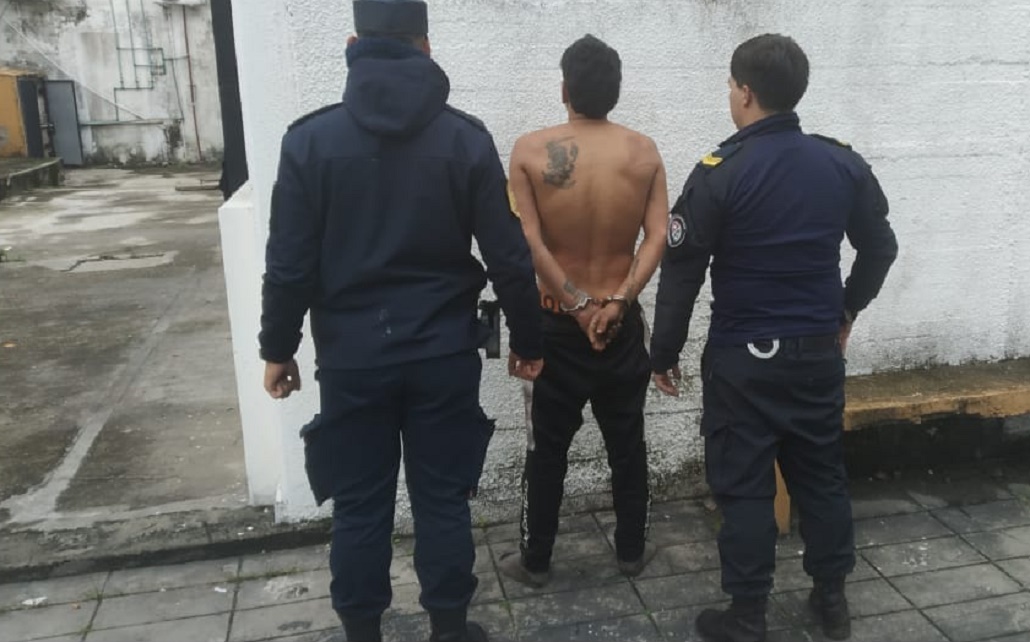 Detienen a un hombre que había robado herramientas de una casa en Colonia Flores