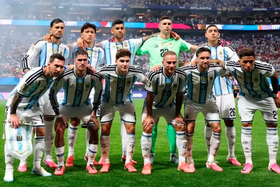Confirmaron la indumentaria de la Selección para la final del mundial, jugará de celeste y blanco