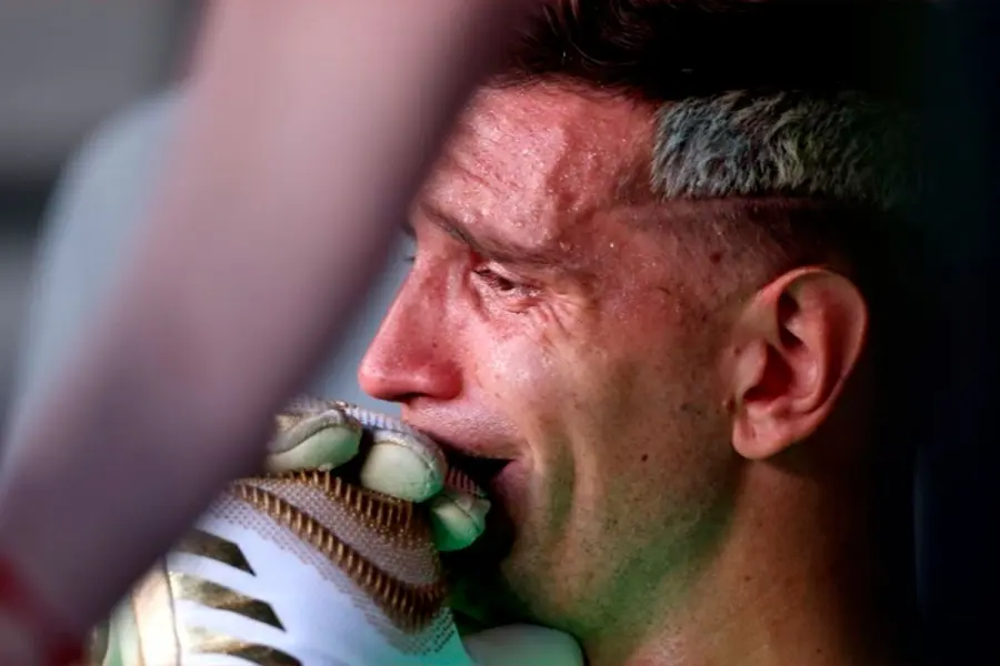 El dolor es difícil de explicar: Dibu Martínez puso en duda su continuidad en la Selección